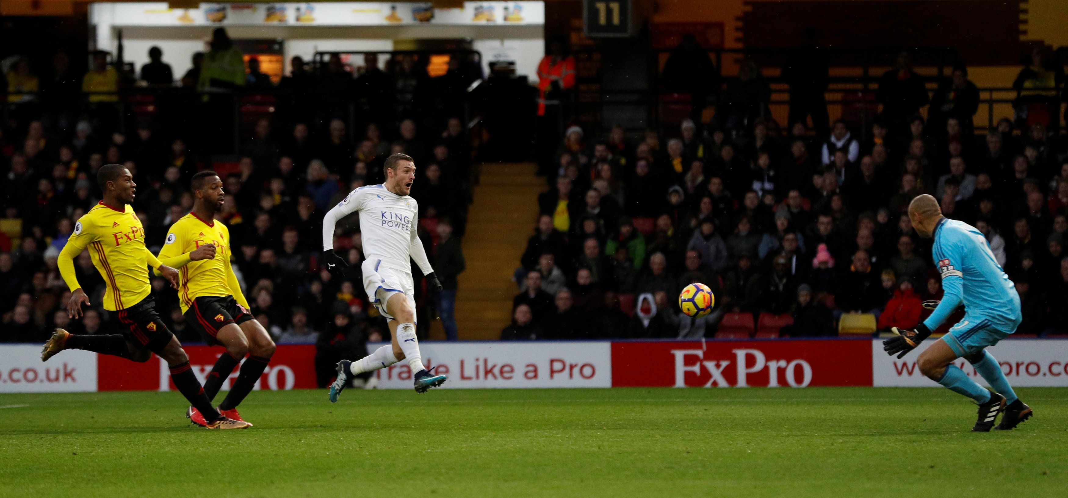 Soi kèo Leicester - Watford