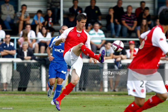 Soi kèo Reims - Auxerre, 2h45 ngày 28/11