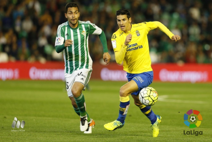 Soi kèo Las Palmas - Betis, 02h45 ngày 4/12