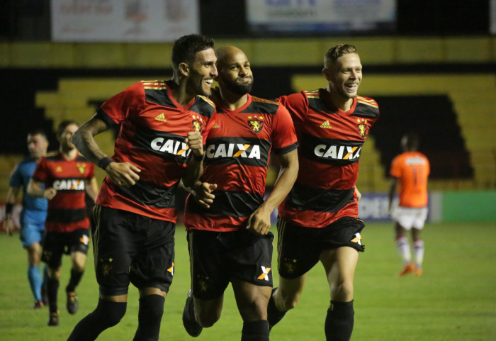 Soi kèo Recife - Gremio, 05h30 ngày 14/6