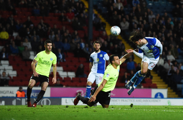 Soi kèo Blackburn - Reading, 01h45 ngày 23/8