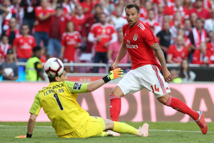 Soi kèo Benfica - Galatasaray, 03h00 ngày 22/2