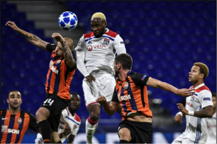 Soi kèo Shakhtar Donetsk - Frankfurt, 03h00 ngày 15/2