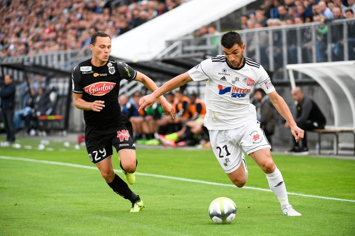 Soi kèo Guingamp – Angers, 02h00 ngày 24/2