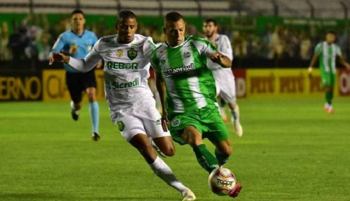 Soi kèo phạt góc Coritiba vs Cuiaba, 06h00 ngày 26/7 - VĐQG Brazil