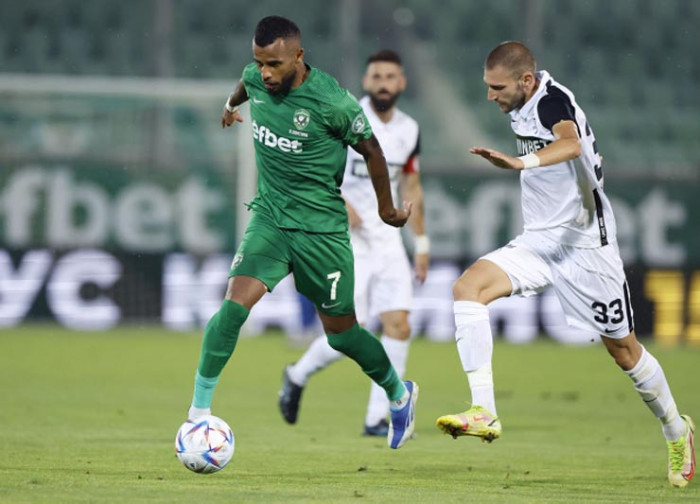 Soi kèo phạt góc Shamrock vs Ludogorets, 02h00 ngày 27/7 - Champions League